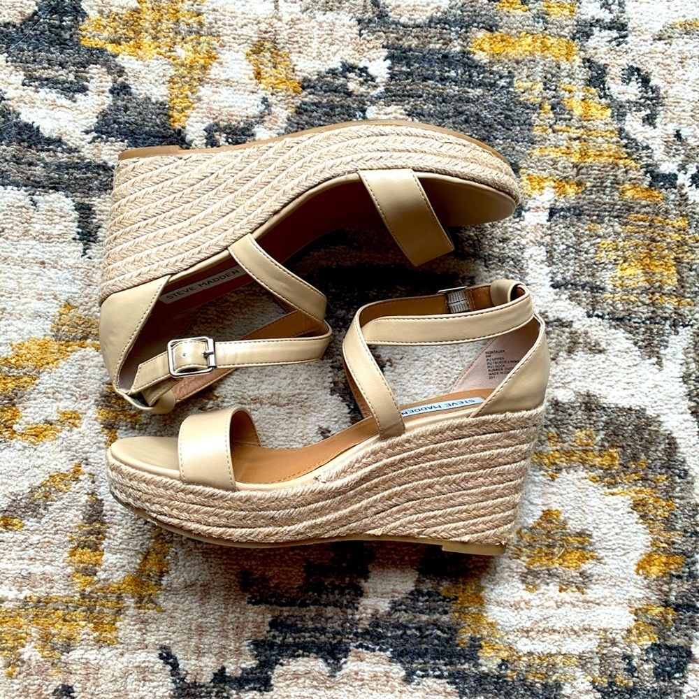 Steve Madden size 8 nude wedges